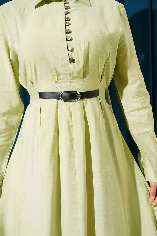 Robe à demi-boutons britanniques avec ceinture détaillée, vert avocat