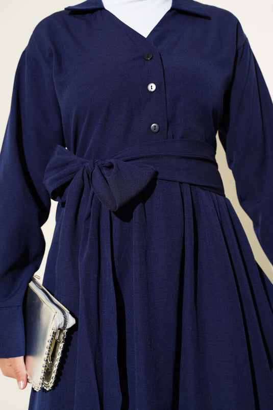 Halbgeknöpftes, gebundenes Terikoton-Kleid Marineblau