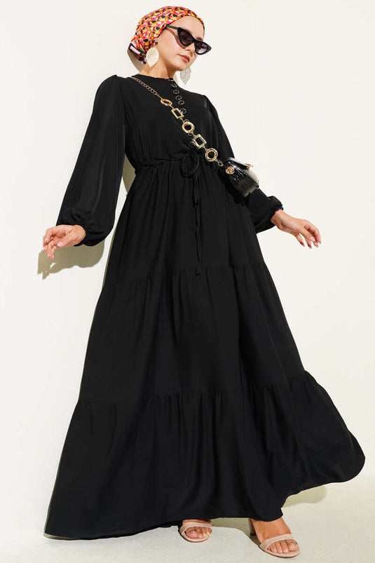 Tunnelkleid mit halbgeknöpfter Taille in Schwarz