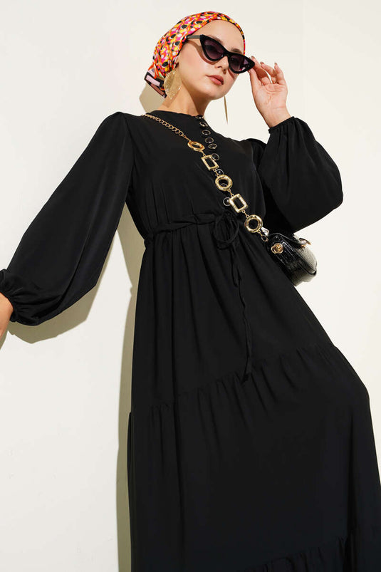 Tunnelkleid mit halbgeknöpfter Taille in Schwarz