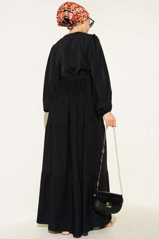 Tunnelkleid mit halbgeknöpfter Taille in Schwarz