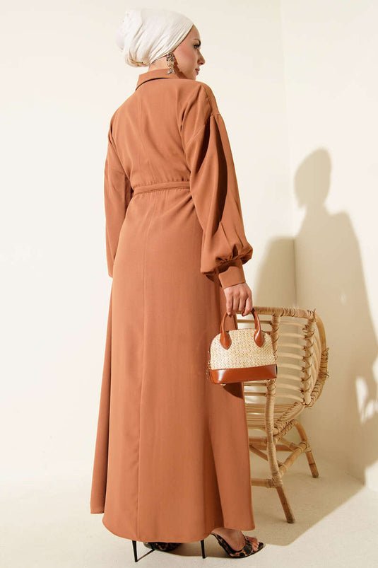 Tunnelkleid mit halbgeknöpfter Taille in Hellbraun