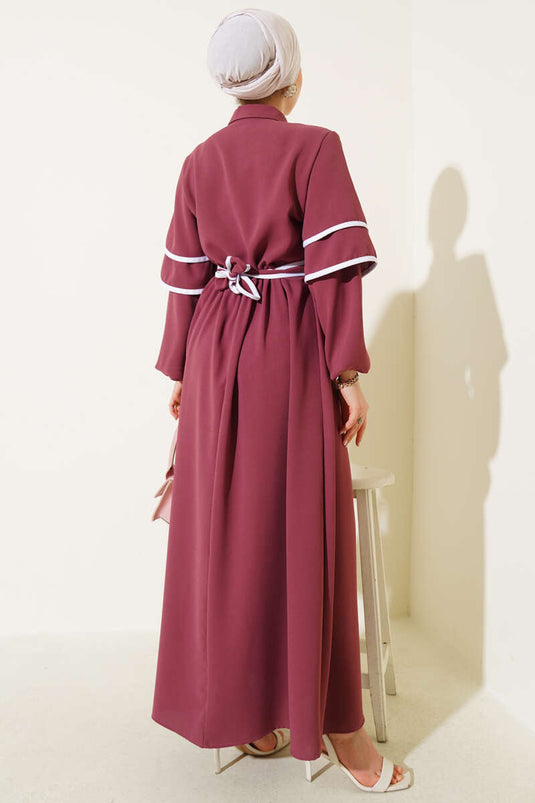 Abito con cintura e bottoni a metà, color rosa antico