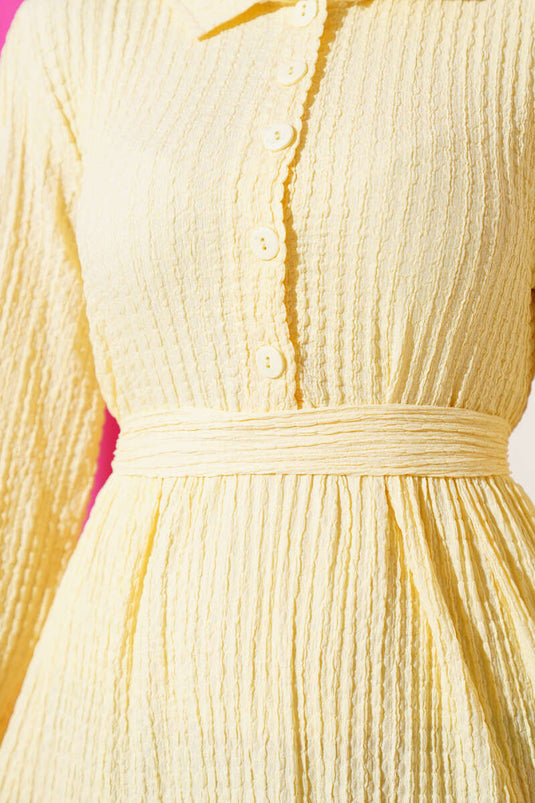 Seersucker-Kleid mit halben Knöpfen Gelb