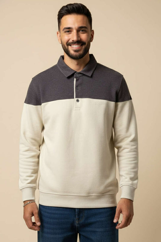 سويت شيرت رجالي بياقة قميص وأزرار نصفية بلون القهوة الداكن