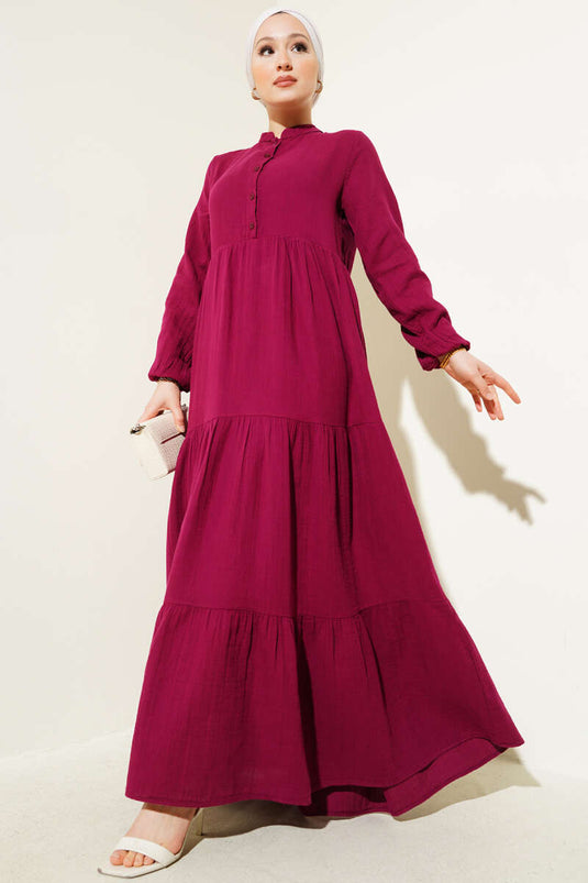 Halbgeknöpftes Musselinkleid mit Stehkragen in Burgunderrot