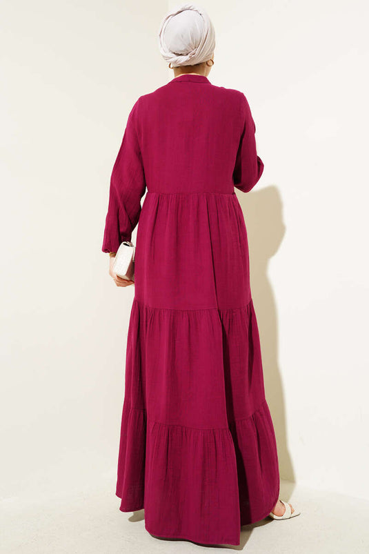 Halbgeknöpftes Musselinkleid mit Stehkragen in Burgunderrot