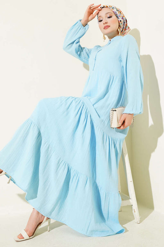 Halbgeknöpftes Musselinkleid mit Stehkragen Blau