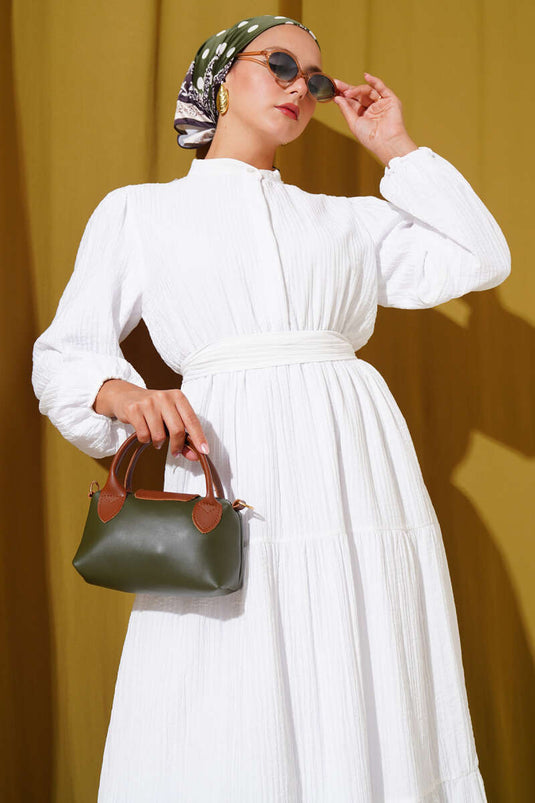 Abito in seersucker a strati con bottoni a metà bianco