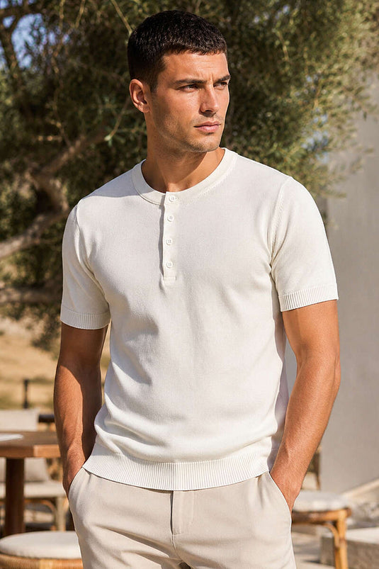 T-shirt tricoté pour homme à demi-boutons écru