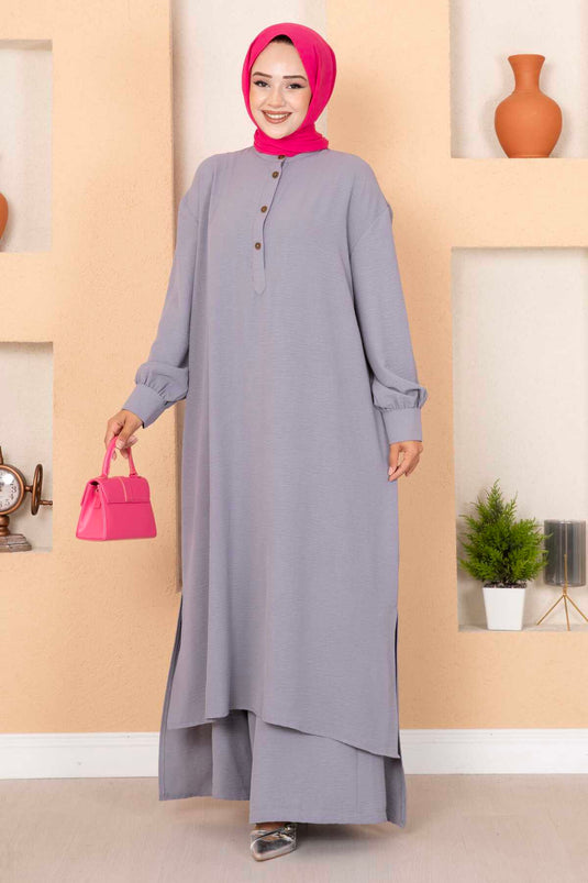 Costume deux pièces gris avec hijab long et demi-boutonné