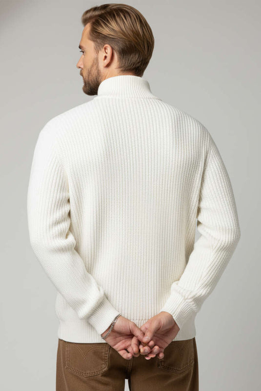 كنزة بياقة عالية وسحاب نصفي، لون بيج فاتح