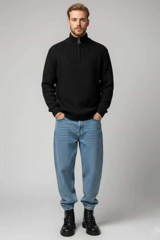 كنزة بياقة عالية وسحاب نصفي، أسود