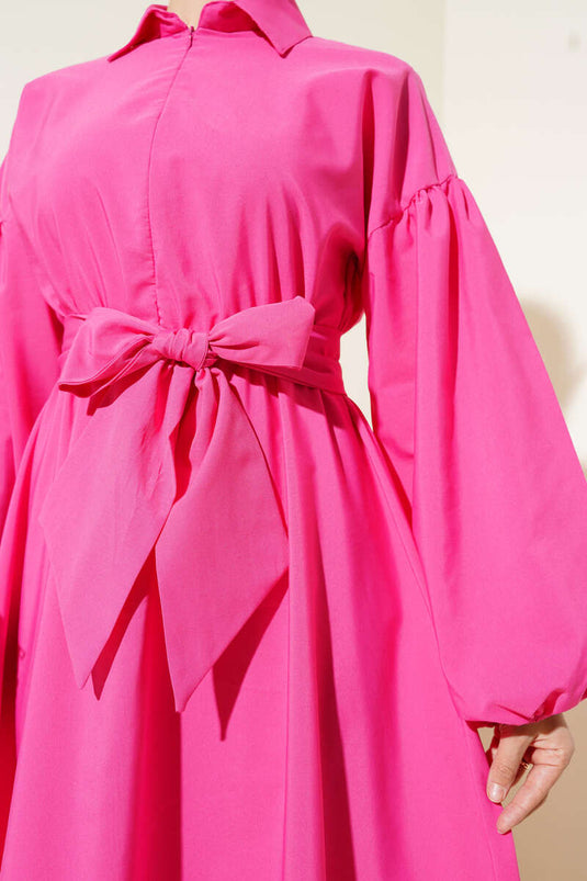 Terikoton-Kleid mit halbem Reißverschluss und Ballonärmeln in Fuchsie