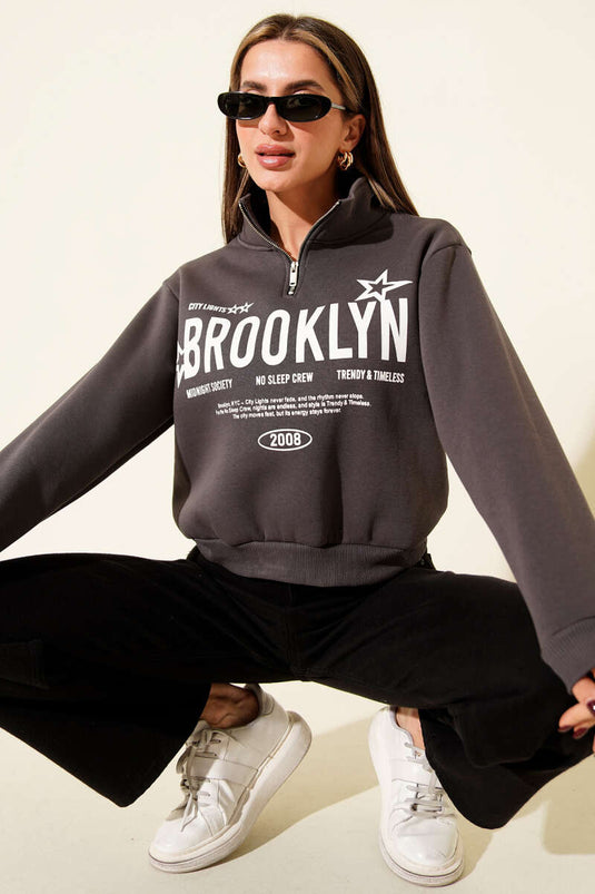 Sweat à trois fils imprimé avec demi-fermeture éclair, couleur fumée