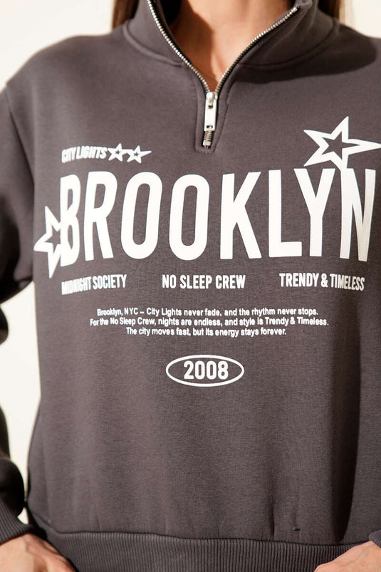 Sweat à trois fils imprimé avec demi-fermeture éclair, couleur fumée