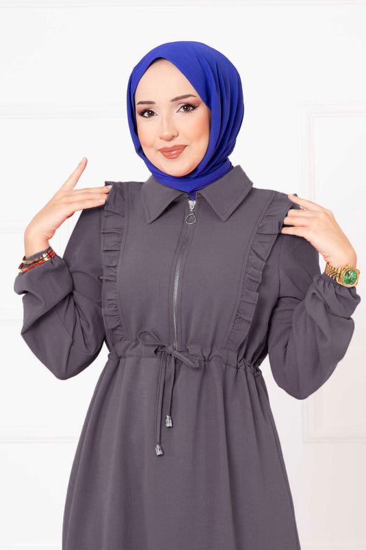 Yarım Fermuarlı Fırfır Detaylı Tesettür Elbise Füme