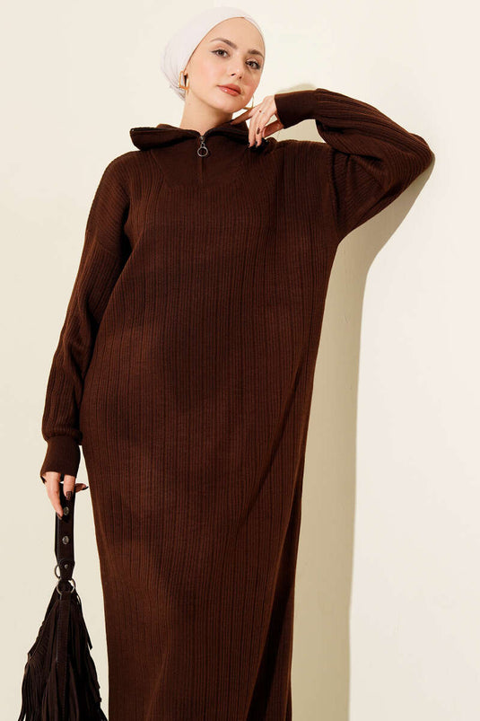 Robe en maille côtelée à demi-zip, marron