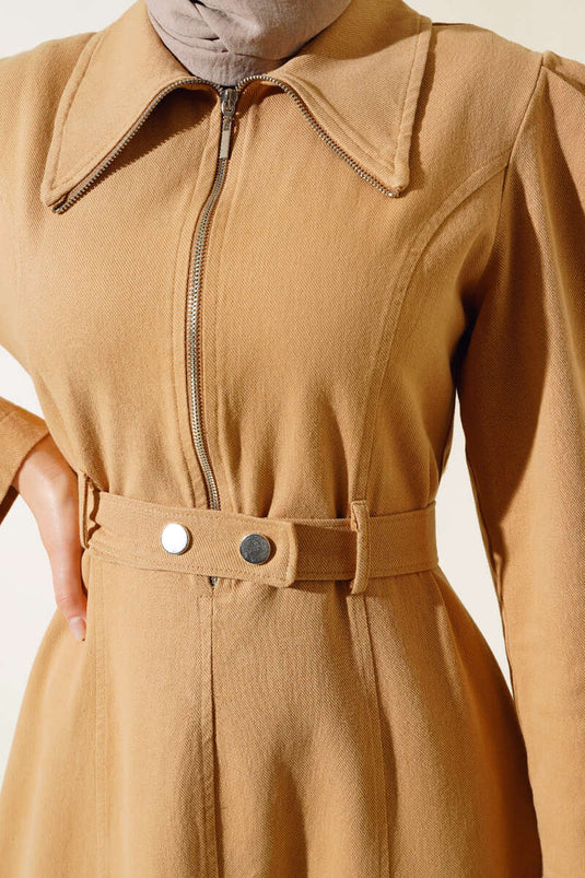 Yarım Fermuarlı Kemerli Elbise Latte