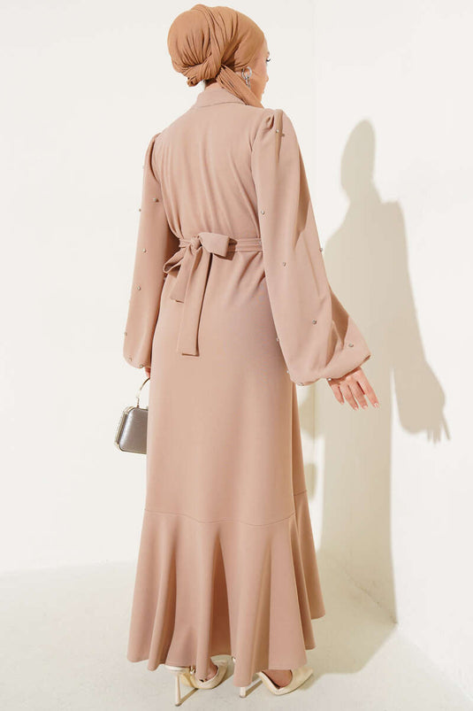 Yarım Taş Düğmeli Volanlı Elbise Bej