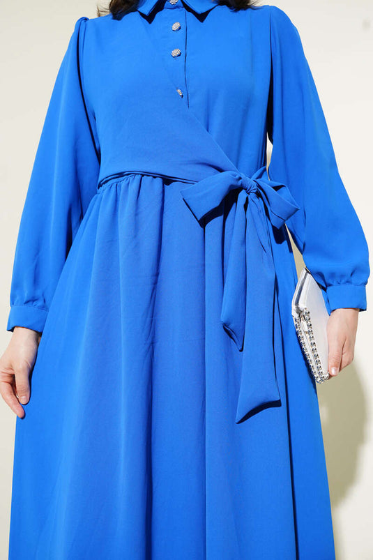 فستان نصف حجر بأزرار جانبية برباط باللون الساكسوني