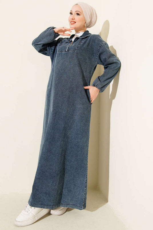Robe en jean bleue à col montant zippé et poches