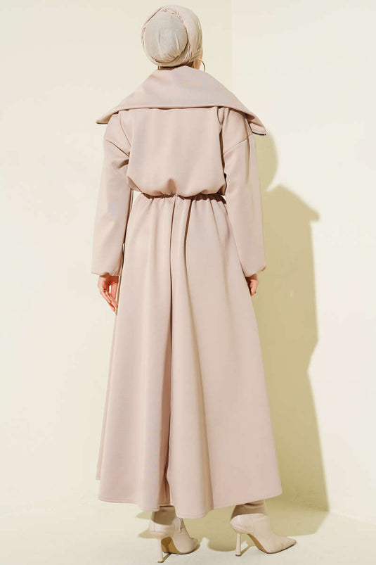 فستان سكوبا بياقة نصفية وسحاب باللون البيج