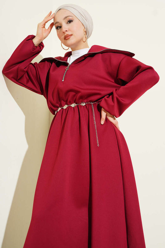 فستان سكوبا بياقة نصفية وسحاب باللون العنابي