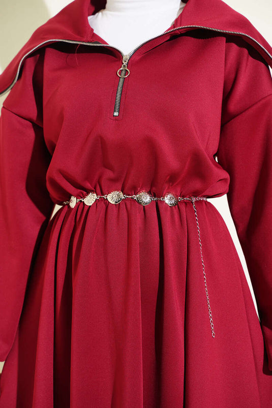 فستان سكوبا بياقة نصفية وسحاب باللون العنابي