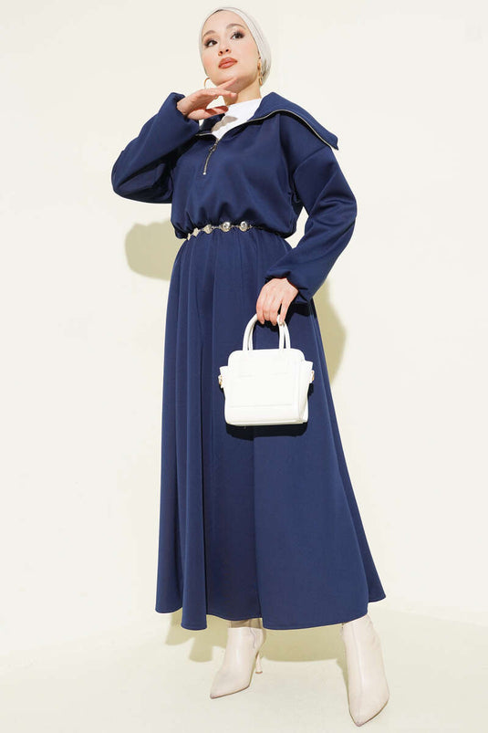 فستان سكوبا بياقة نصفية وسحاب باللون الأزرق الداكن