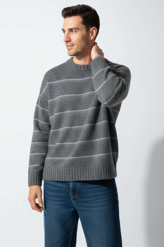 كنزة رجالية محبوكة منفوشة مخططة باللون الرمادي الداكن