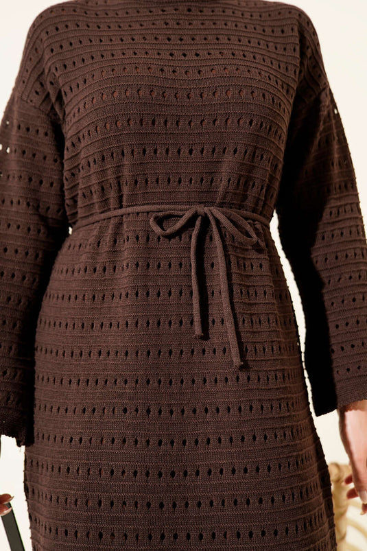 Abito in maglia con cintura a corda e trafori orizzontali Marrone amaro