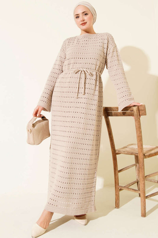 فستان تريكو بحزام من الخيط المفتوح من ياتاي بلون بيج