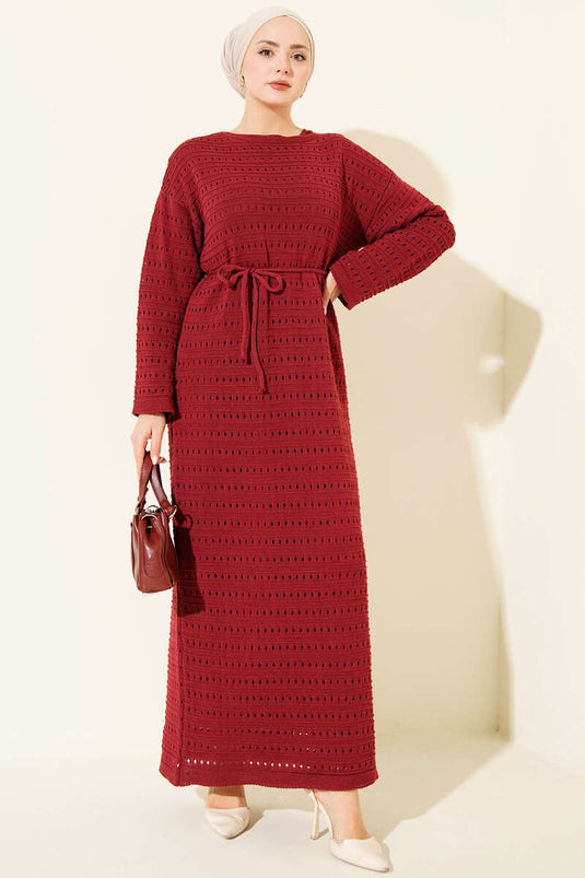 Robe en tricot à ceinture en corde ajourée horizontale bordeaux