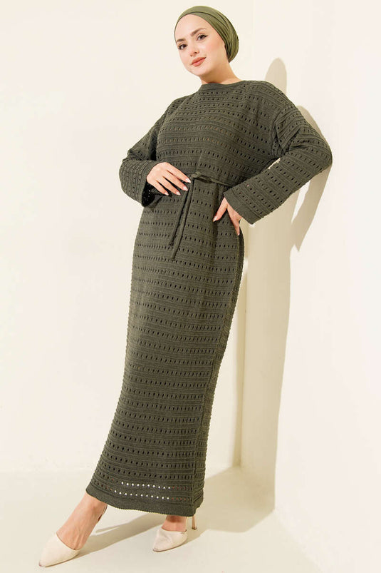 فستان تريكو بحزام من الخيط المفتوح من ياتاي باللون الأخضر الزيتوني