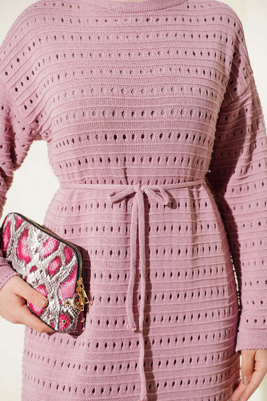 Robe en tricot à ceinture en corde ajourée horizontale couleur poudre