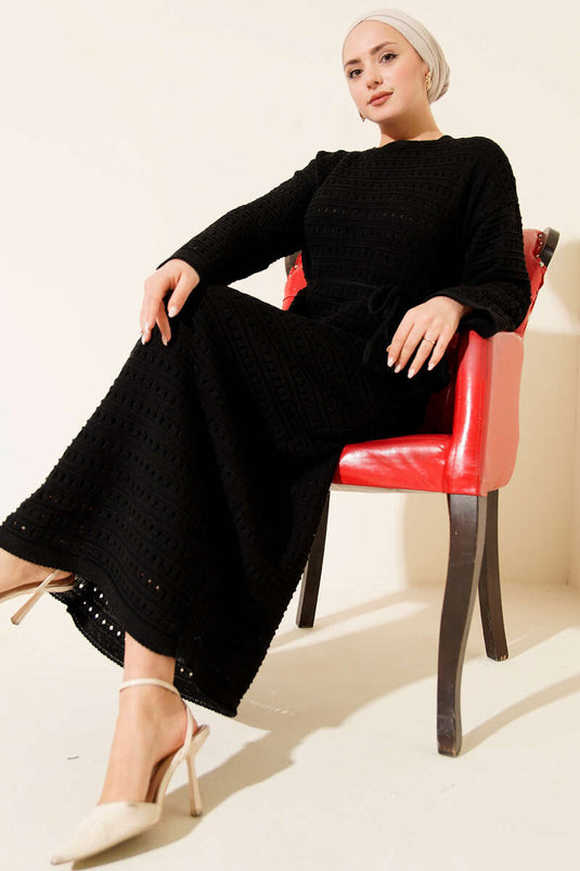 فستان تريكو بحزام من الخيط المفتوح من ياتاي باللون الأسود