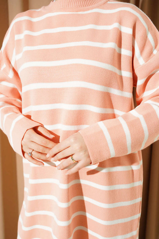 تونيك صوفي أساسي بتفصيل خطوط أفقية بلون السلمون