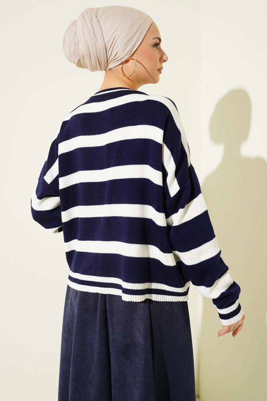 Pull court en maille à rayures horizontales bleu marine