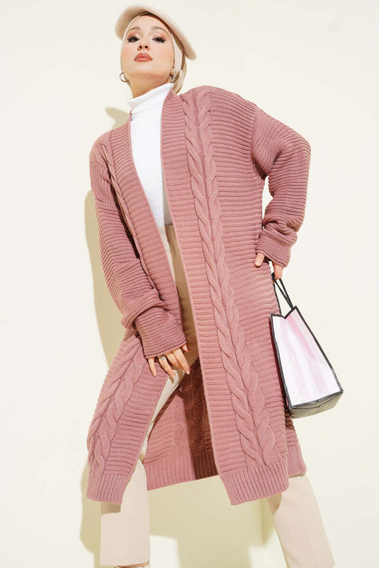 سترة صوفية منقوشة بخطوط أفقية بلون وردي داكن