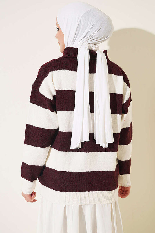 Maglione In Maglia Con Bottoni E Righe Orizzontali Prugna