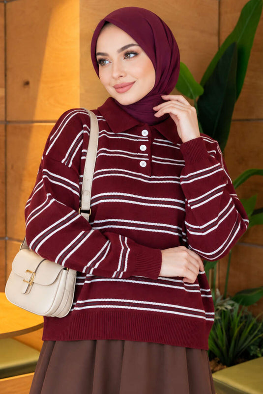 Gestreifter Knitted Pullover Mit Knöpfen In Pflaume