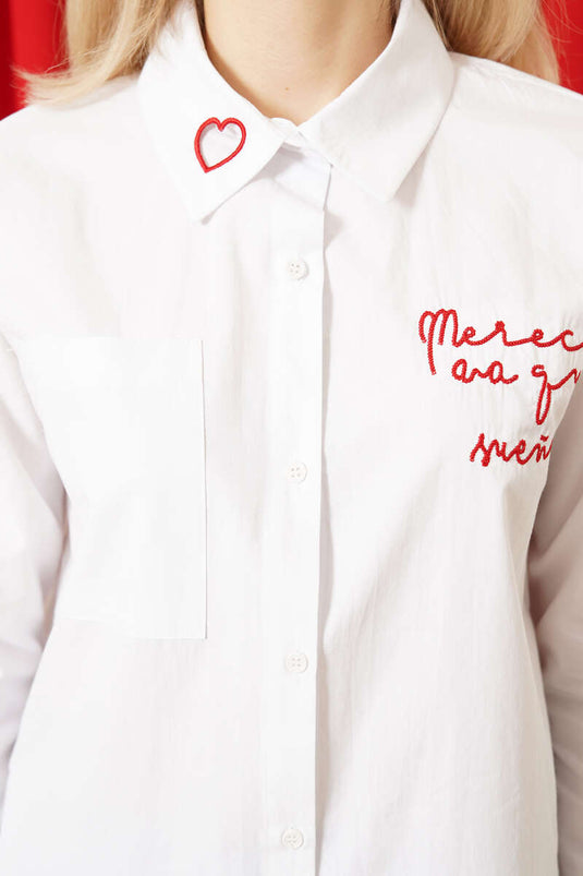 Chemise blanche à une poche avec broderie Yazı
