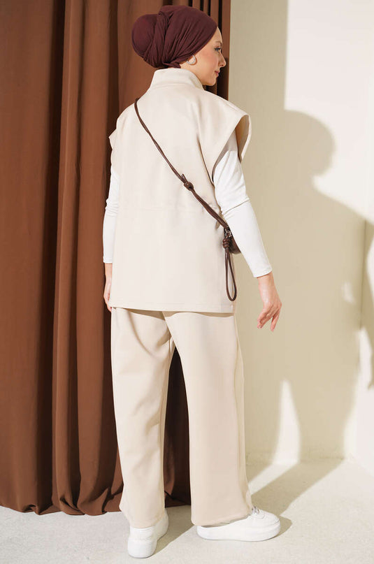 Conjunto De Túnica Con Chaleco Y Scuba Beige