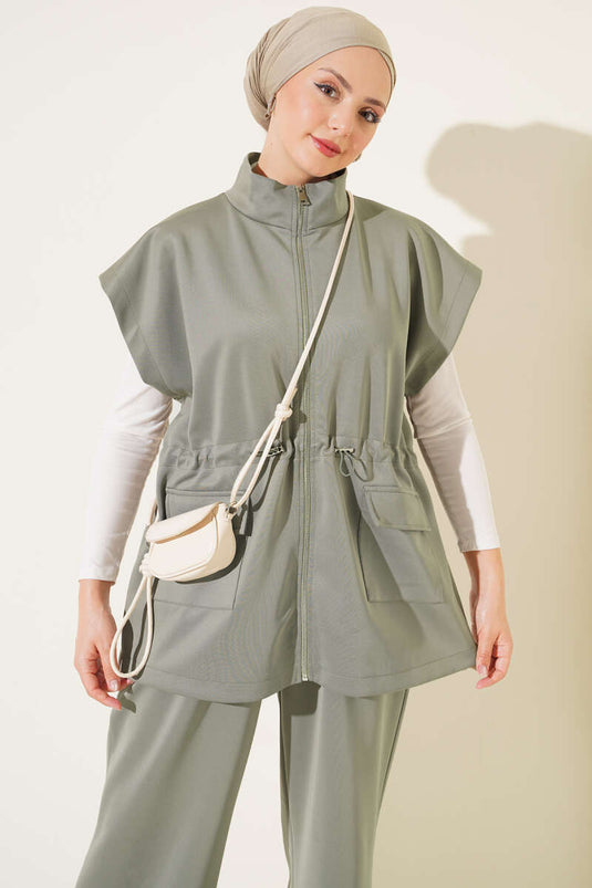 Conjunto De Túnica Con Chaleco Y Escuba En Caqui