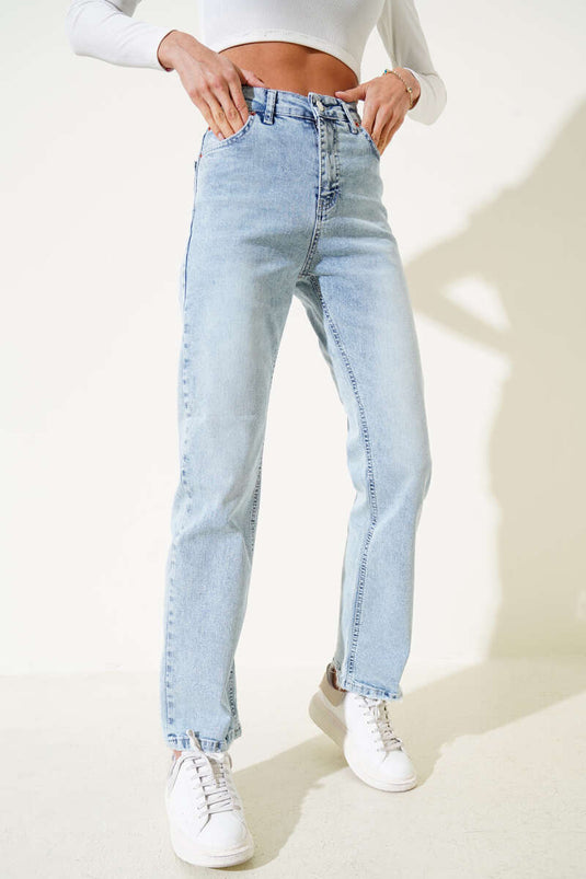 Jean droit délavé couleur neige claire