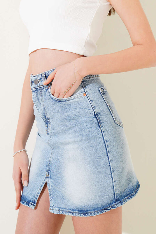 Jupe courte en jean fendue et détaillée, bleu denim