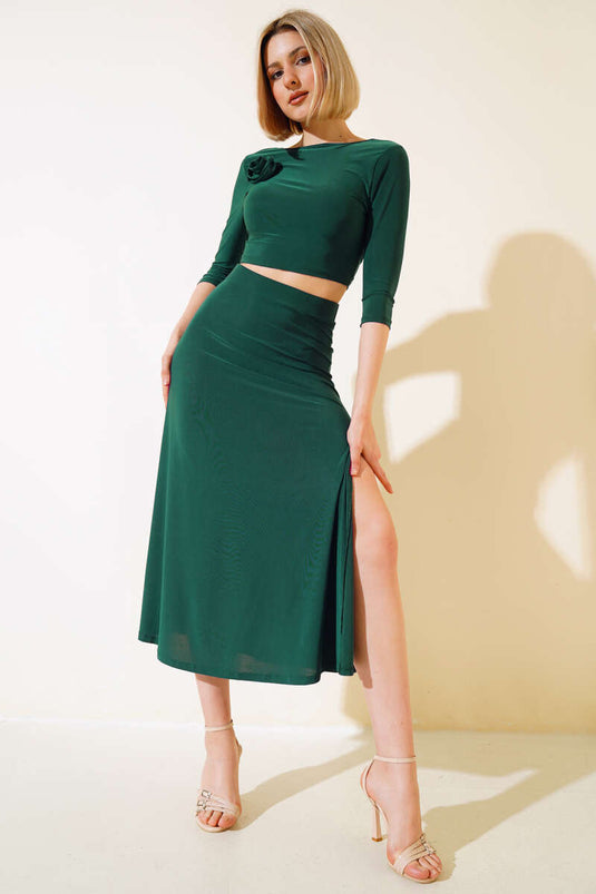 Zweiteiliger Anzug mit Schlitzrock, Smaragdgrün