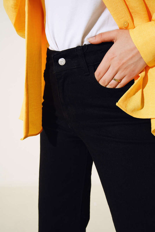 بنطلون بالازو عالي الخصر باللون الأسود