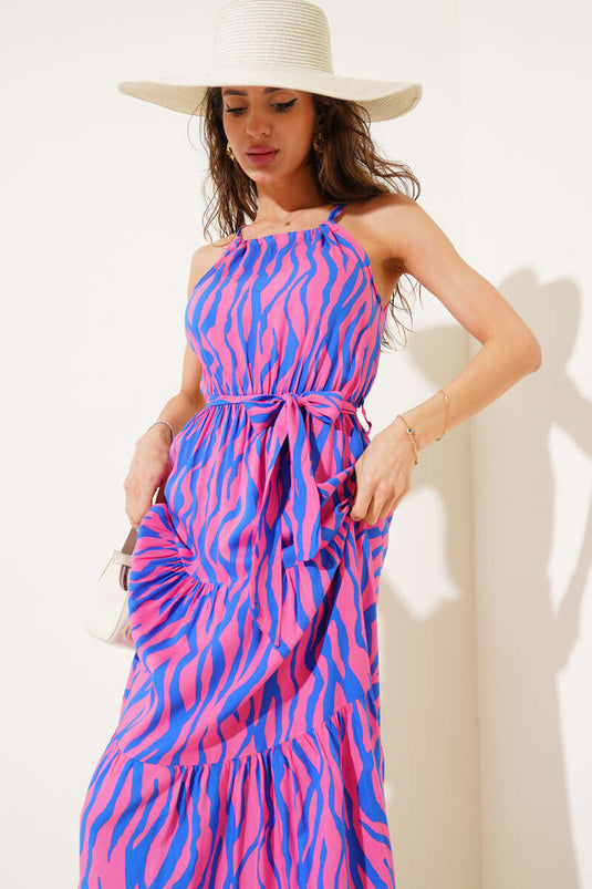 فستان وردي بدون أكمام بفتحة رقبة ونقشة حمار وحشي